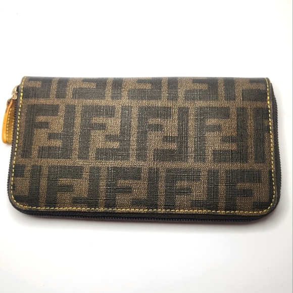 Fendi Zucca Long Zip Wallet 100% Authentic - Picture 2 of 6